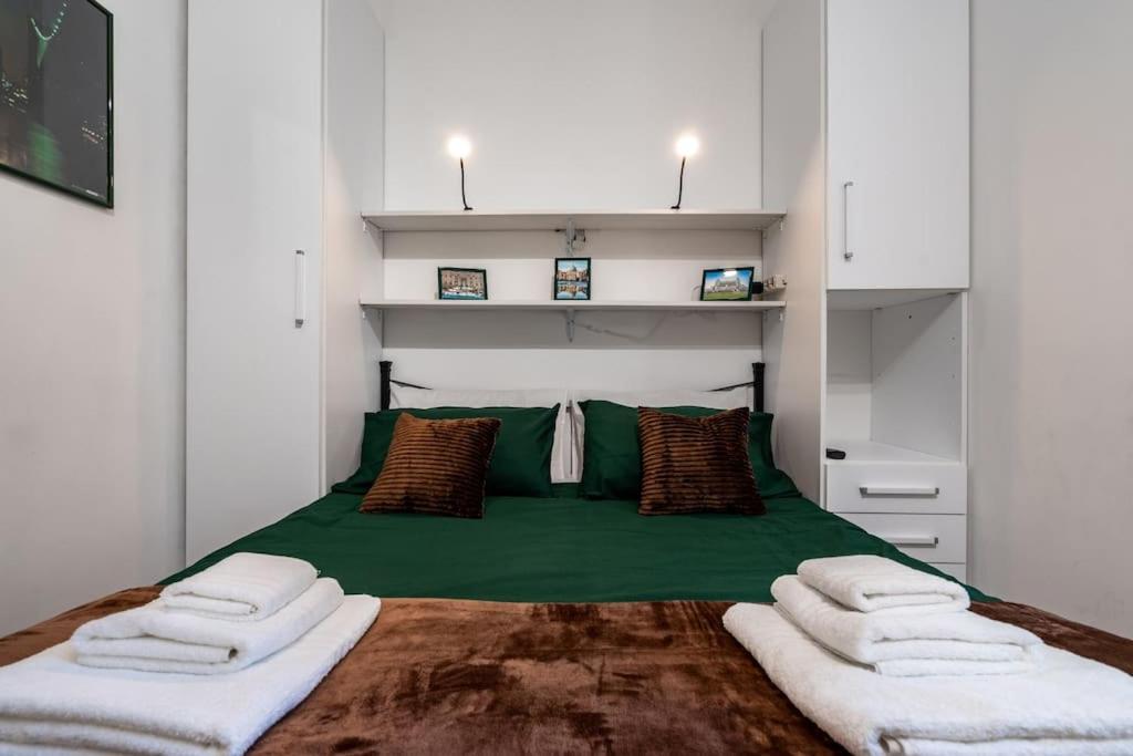 Apartament A Due Fermate Dal ColosseoWi-Fi & Netflix Gratis Rzym Zewnętrze zdjęcie