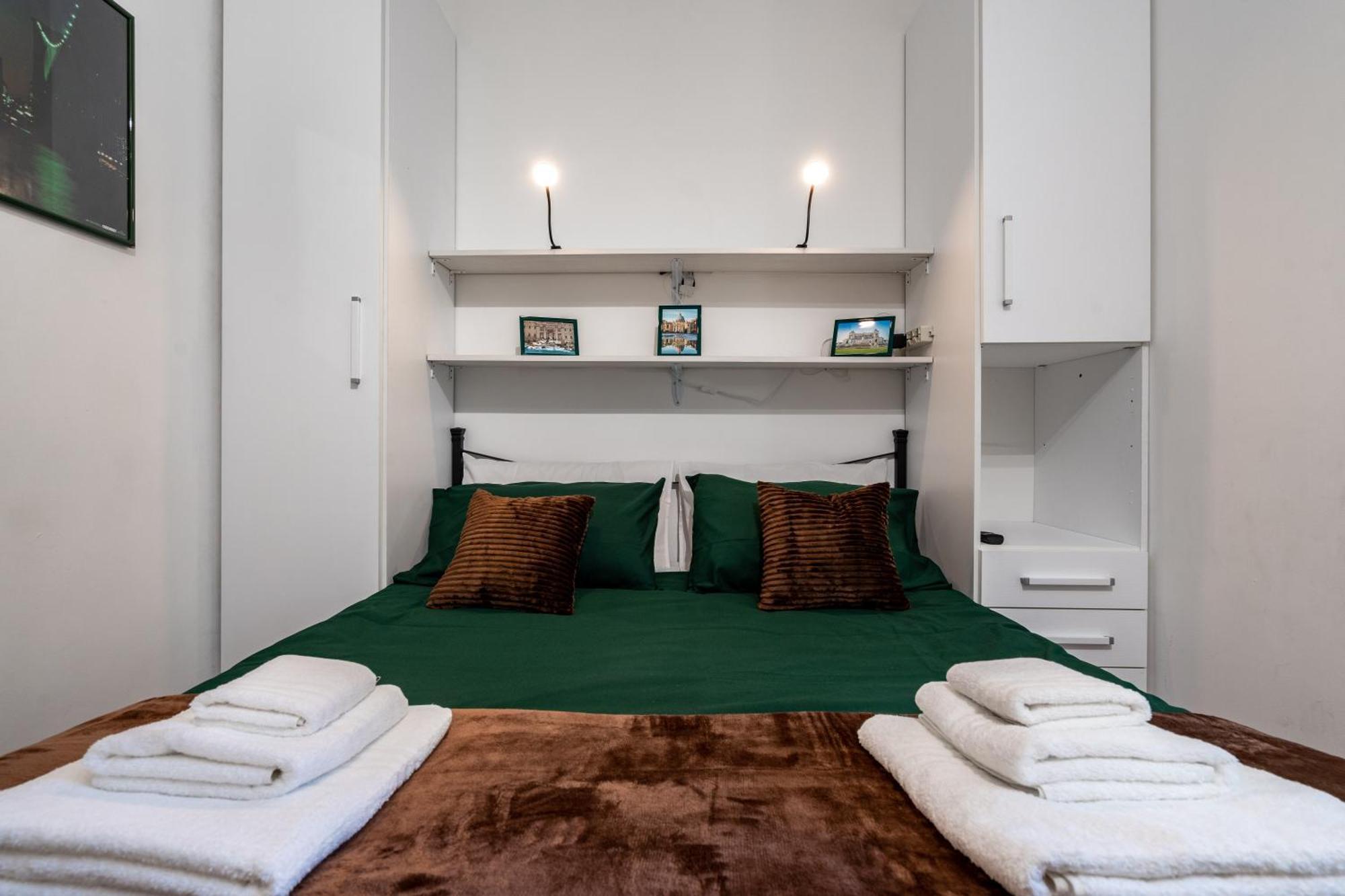 Apartament A Due Fermate Dal ColosseoWi-Fi & Netflix Gratis Rzym Zewnętrze zdjęcie